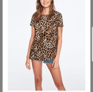 NEW IN ONLINE BAG VS PINK SHORT SLEEVE PERFECT CREE TEE.